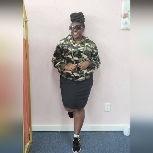 Meet your Posher, Kiyona - Picture 5 of 5